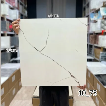 ومی پشت چسبدار  کاملا قابل شستشو میباشد.سبک و قابل برش با قیچی و کاتر، قابل نصب روی گچ رنگ و هرگونه سطح صاف دیگر. ضخامت 3 میلیمتر میباشد.براحتی میتوان در مناطق مرطوب استفاده کرد.ابعاد هر ورق  60*60 سانتیمتر با توجه به سادگی و سهولت در نصب و همچنین سبکی و خاصیت آکوستیک و قابلیت ضد ضربه بودن یکی از پرفروشترین انواع دیوارپوش سه بعدی در بازار ایران است. برا محاسبه تعداد مورد نیاز مساحت دیوار را ضربدر سه کنید.