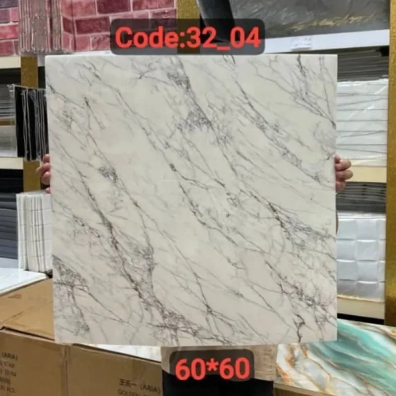 ومی پشت چسبدار کاملا قابل شستشو میباشد.سبک و قابل برش با قیچی و کاتر، قابل نصب روی گچ رنگ و هرگونه سطح صاف دیگر. ضخامت 3 میلیمتر میباشد.براحتی میتوان در مناطق مرطوب استفاده کرد.ابعاد هر ورق 60*60 سانتیمتر با توجه به سادگی و سهولت در نصب و همچنین سبکی و خاصیت آکوستیک و قابلیت ضد ضربه بودن یکی از پرفروشترین انواع دیوارپوش سه بعدی در بازار ایران است. برا محاسبه تعداد مورد نیاز مساحت دیوار را ضربدر سه کنید.