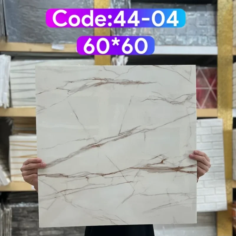 ومی پشت چسبدار کاملا قابل شستشو میباشد.سبک و قابل برش با قیچی و کاتر، قابل نصب روی گچ رنگ و هرگونه سطح صاف دیگر. ضخامت 3 میلیمتر میباشد.براحتی میتوان در مناطق مرطوب استفاده کرد.ابعاد هر ورق 60*60 سانتیمتر با توجه به سادگی و سهولت در نصب و همچنین سبکی و خاصیت آکوستیک و قابلیت ضد ضربه بودن یکی از پرفروشترین انواع دیوارپوش سه بعدی در بازار ایران است. برا محاسبه تعداد مورد نیاز مساحت دیوار را ضربدر سه کنید.